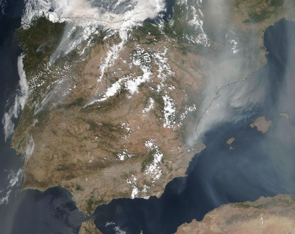True-colour satellite image of the Iberian Peninsula and the Balearic Islands on 17 August 2025